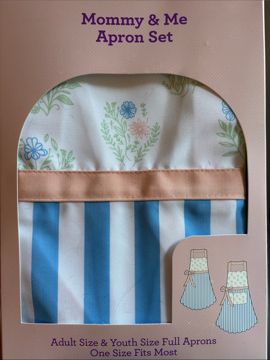 Mommy & Me Other - Mommy & Me Floral & Blue Stripe Apron Set